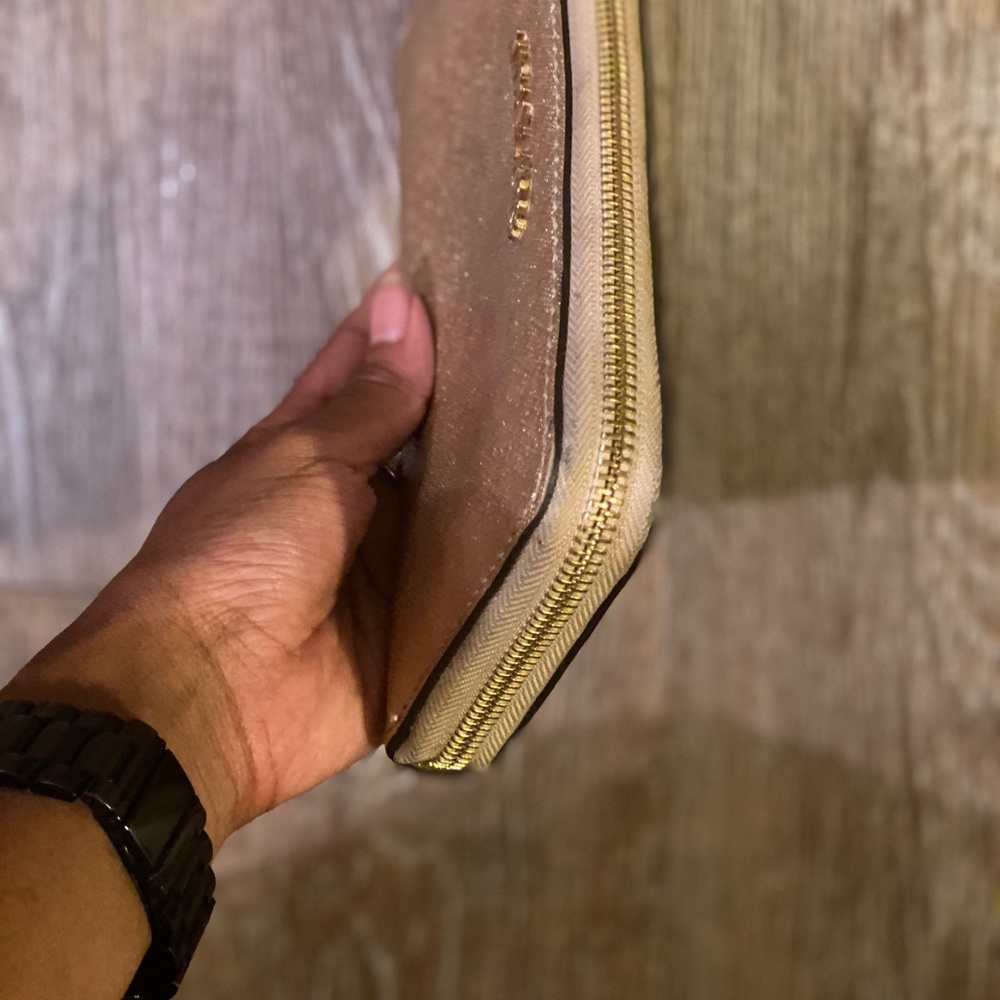 Michael Kors Wallet - Picture 5 of 6